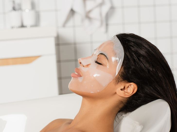 Домашний косметолог: какая маска будет для вас эффективнее — гелевая, тканевая или альгинатная?