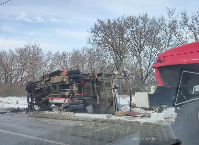 На трассе М5 в Спасском районе грузовик врезался в столб | ya62.ru