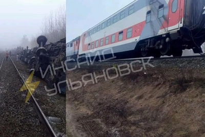 Поезд Москва-Челябинск сошел с рельсов, вагоны перевернулись