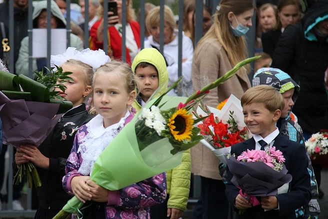 Канцтовары, одежда и техника. Сколько стоит собрать ребенка в школу в Петербурге? | Источник: Павел Каравашкин, «Фонтанка.ру»