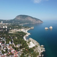 «Вы вообще в курсе, сколько стоит дорога из дальних регионов до Крыма?» Что говорят родители про внезапное закрытие «Артека»