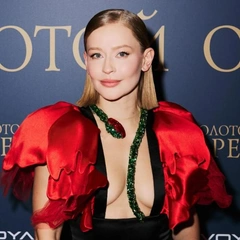 Юлия Пересильд застряла в аэропорту, а Виктория Тарасова вернулась в Москву первым рейсом: российские звезды рассказали о ситуации в Дубае