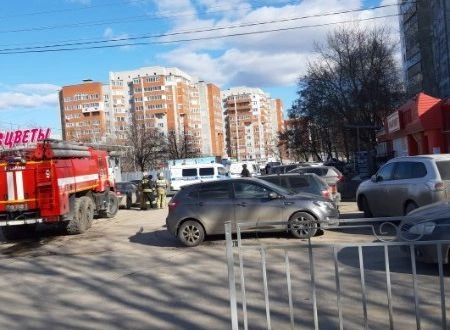 Девочка, выпавшая с девятого этажа на улице Новоселов, погибла на месте | ya62.ru