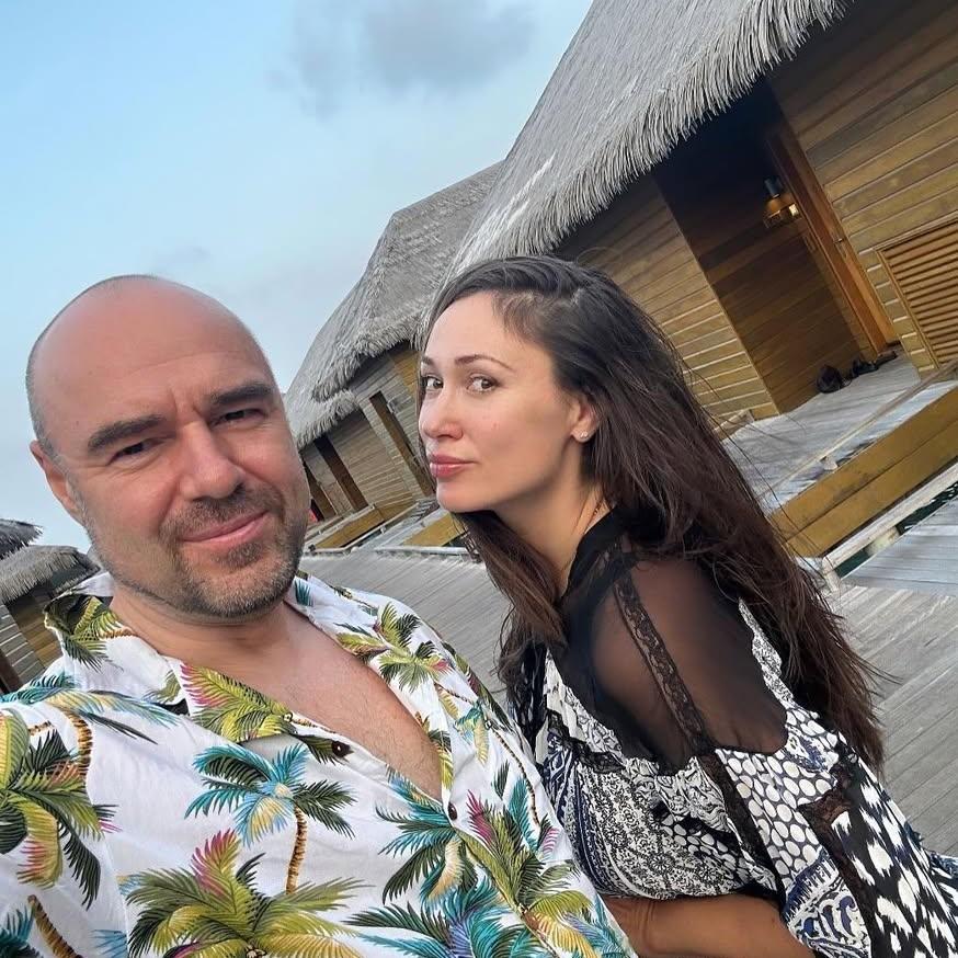«Рому не Лена избила, он вещи тащил из дома и уронил»: Гордон разоблачает Товстика, которого жена столкнула с лестницы