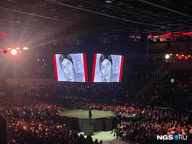 Ваши мнения — что происходит на сцене? | Источник: Алёна Золотухина / NGS.RU 