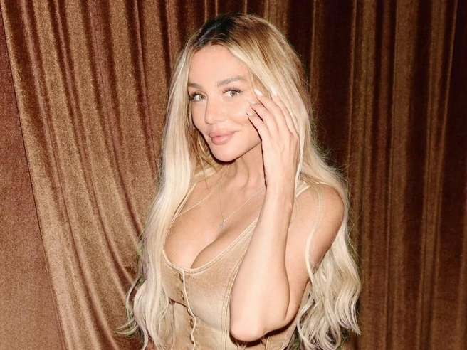 Стало известно, кто является загадочным спутником Седоковой | Источник: annasedokova / Instagram (экстремистская организация, деятельность запрещена на территории РФ)