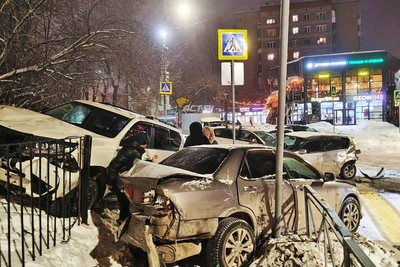 Массовое ДТП устроил белый Land Cruiser на Дачной