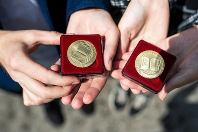 1482 выпускника Новосибирска получат золотые и серебряные медали