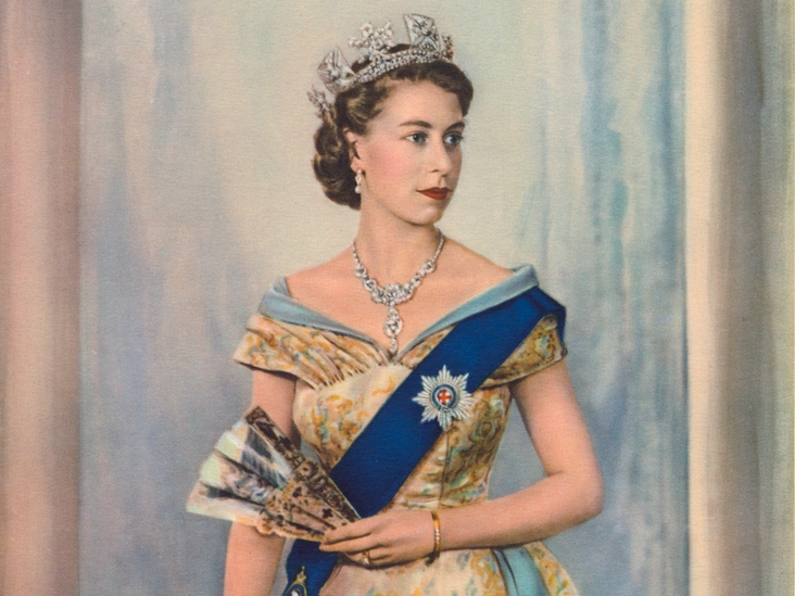 Елизавета II в ожерелье «Низам Хайдарабада», 1953