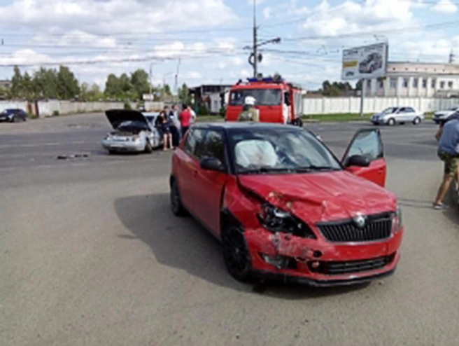 Автомобили получили серьёзные повреждения | Источник: МЧС