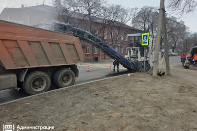 Дорожники Благовещенска приступили к ямочному ремонту на Первомайской