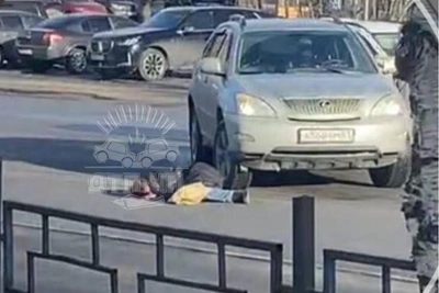 В Мурманске у МАУ автомобиль сбил школьницу