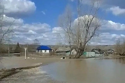 Мусоровоз не доехал к селу из-за разлива Берди