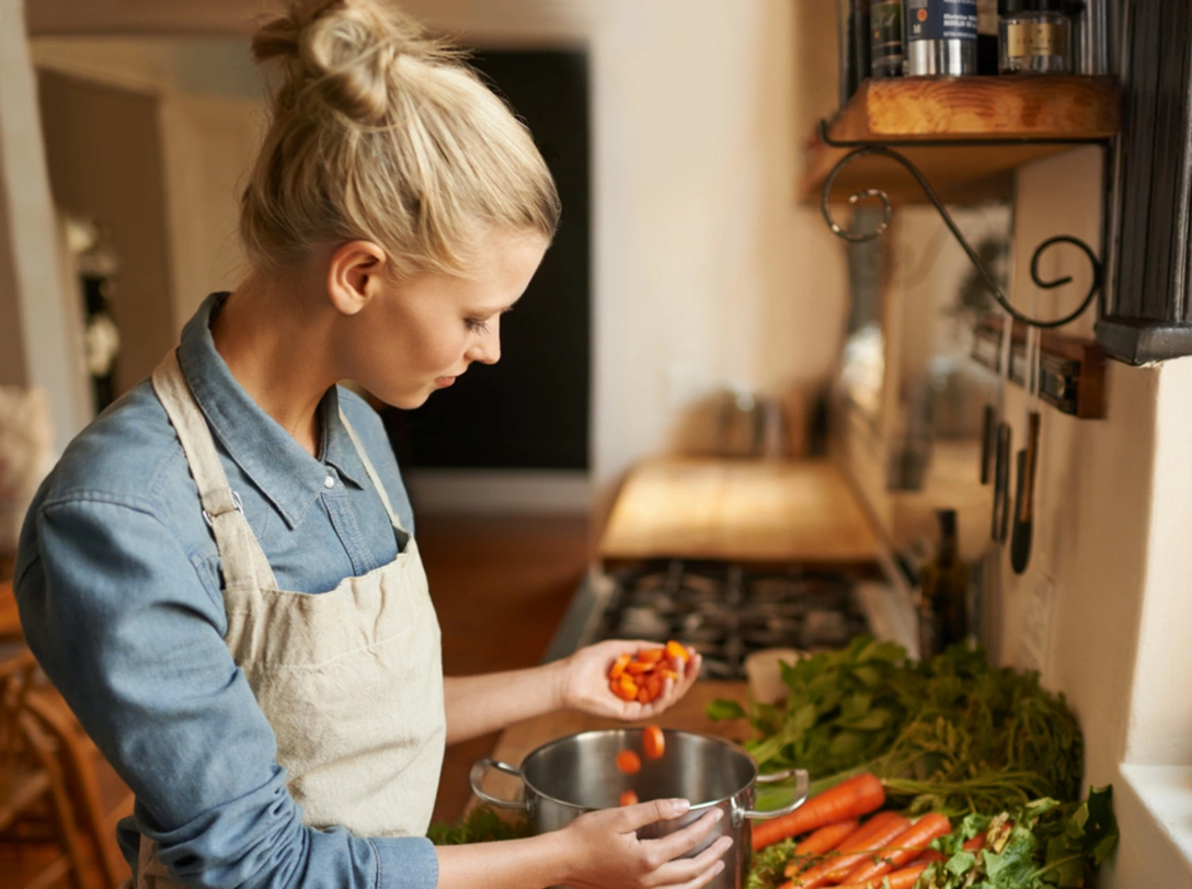 8 продуктов, которые можно есть на ночь без вреда для фигуры | marieclaire.ru