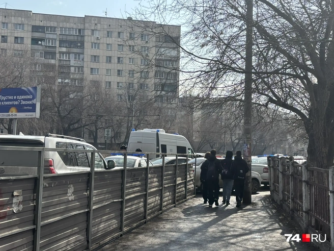 Детей отпускают по домам | Источник: Дарья Дубровских