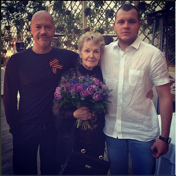 Бондарчук с мамой и сыном Сергеем в свой 47-й день рождения