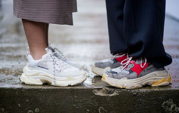 Фото №1 - Что купить: 5 кроссовок в стиле daddy`s shoes для самой стильной весны