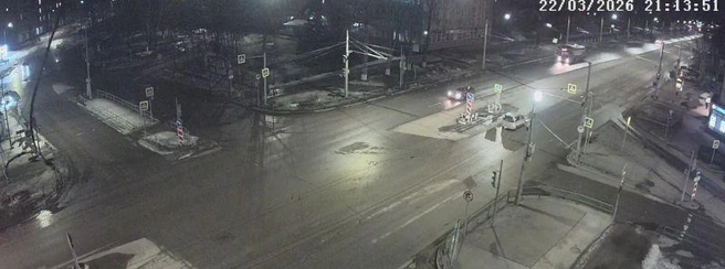 Сбой светофоров на перекрёстке Курако-Суворова в Новокузнецке | Источник: city-n.ru