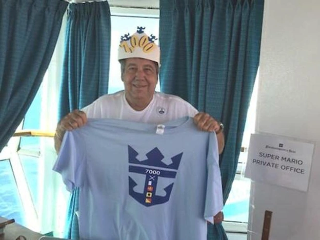 Этот 73-летний пенсионер живет свою лучшую жизнь | Источник: Royalcaribbeanblog.com