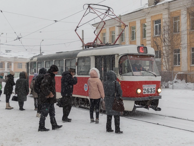 Пострадавшую доставили в больницу, её состояние сейчас уточняется. | Источник: Алексей Волхонский / V1.RU