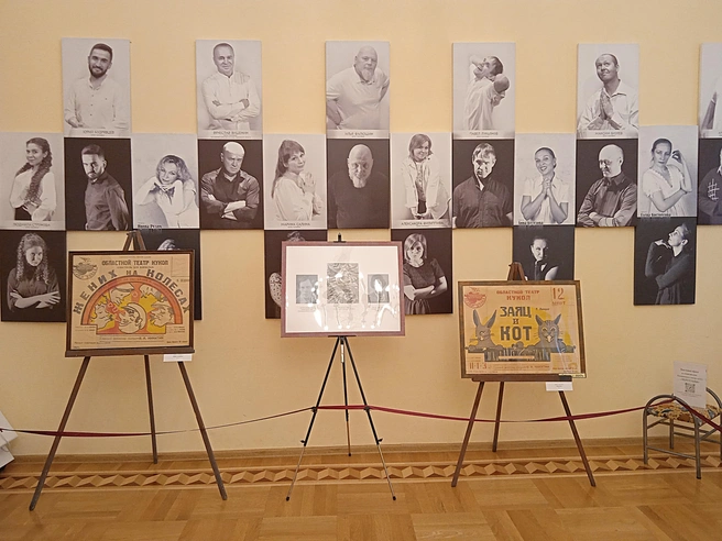 В фойе оживает история театра | Источник: Дмитрий Сильнов / 173. RU