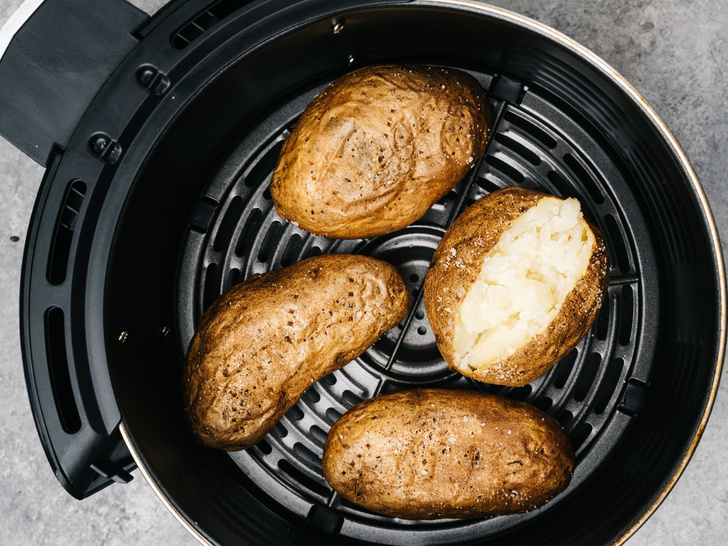 Картофель в мундире без духовки: новый рецепт идеального ужина всего за 20 минут