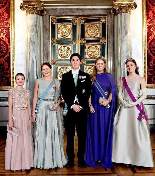 Принцесса Эстель, принцесса Ингрид Александра, принц Кристиан, принцесса Катарина-Амалия и принцесса Елизавета