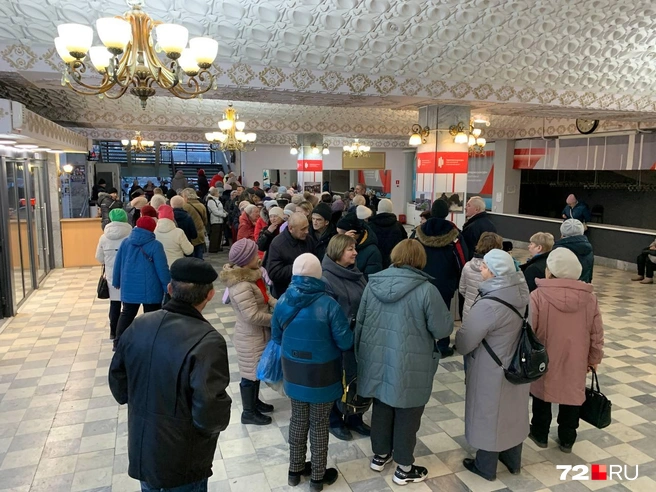 Очередь в виде змейки | Источник: Никита Кифорук / 72.RU