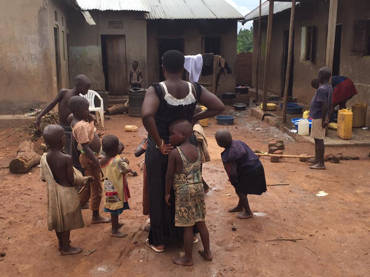 мать-одиночка из Уганды растит 38 детей