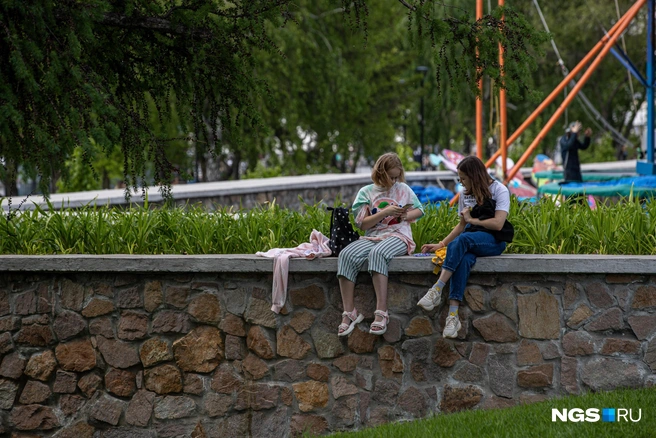Сейчас жизнь детей часто под контролем, в 1990-х многие были предоставлены сами себе | Источник: Александр Ощепков / NGS.RU