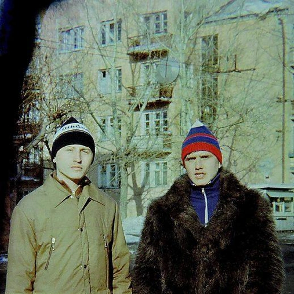 Сейчас такие модели нередко висят в магазинах | Источник: pastvu.com