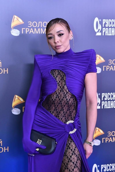 Эльвира Янковская | www.starhit.ru