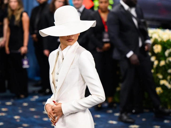 Один образ Зендеи с Met Gala — три варианта стилизации на каждый день | marieclaire.ru