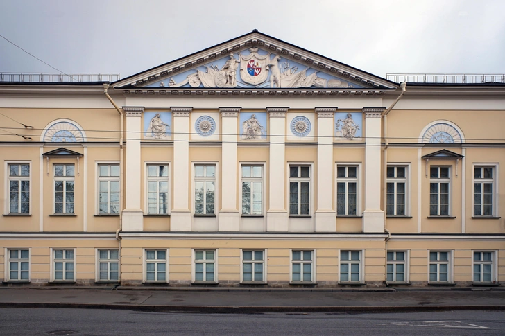 Пилястры на фасаде усадьбы Куракиных в Москве | Источник: smith371 via Shutterstock/Fotodom.ru