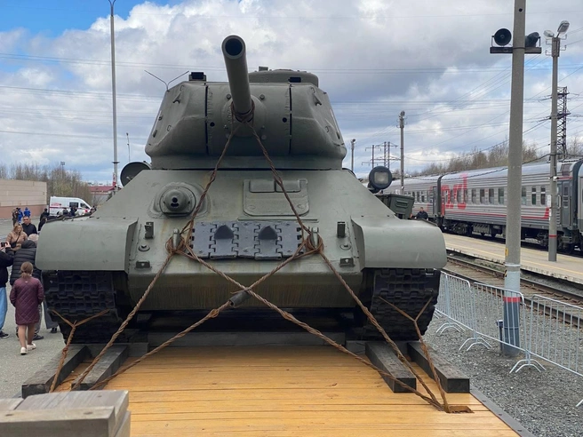Вартовчане увидели настоящий танк | Источник: администрация города Нижневартовска