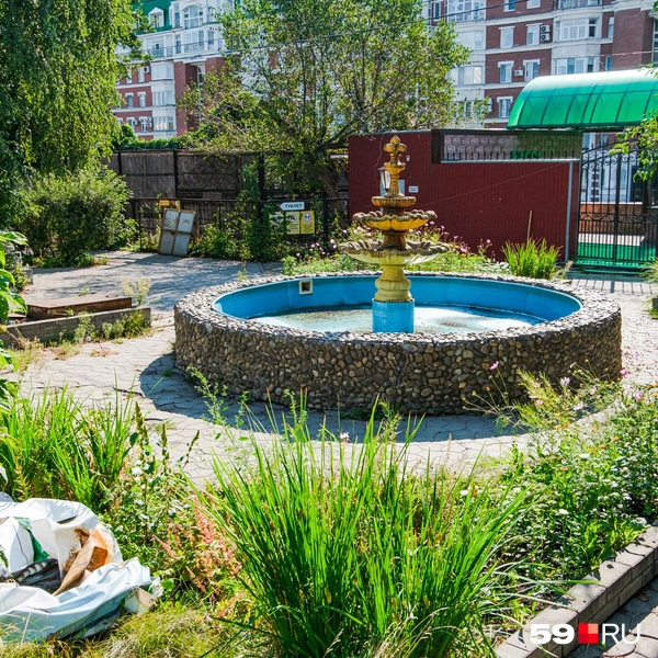 Фонтан пуст и выключен | Источник: Тимофей Калмаков / 59.RU
