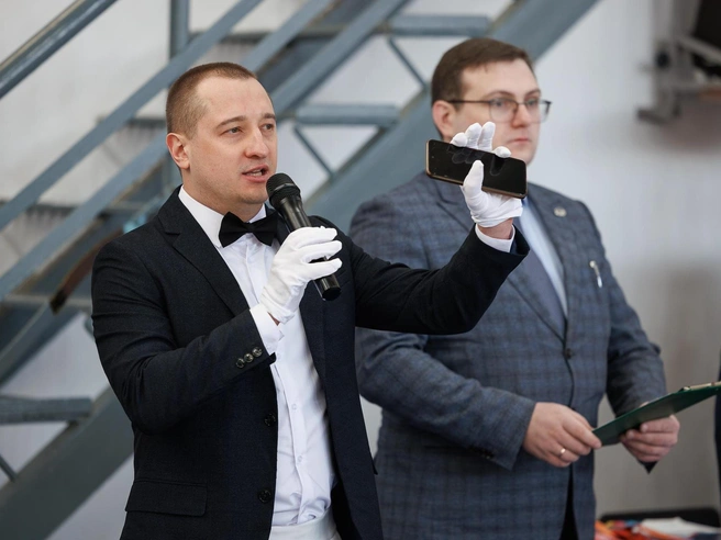 Сумоисты обязаны строго следовать правилам и указаниям судьи, что соответствует японским традициям чести. | Источник: Алексей Волхонский / V1.RU