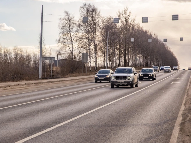 Строительство новой автомобильной трассы в районе Брагино в Ярославле | Источник: Кирилл Поверинов / 76.RU