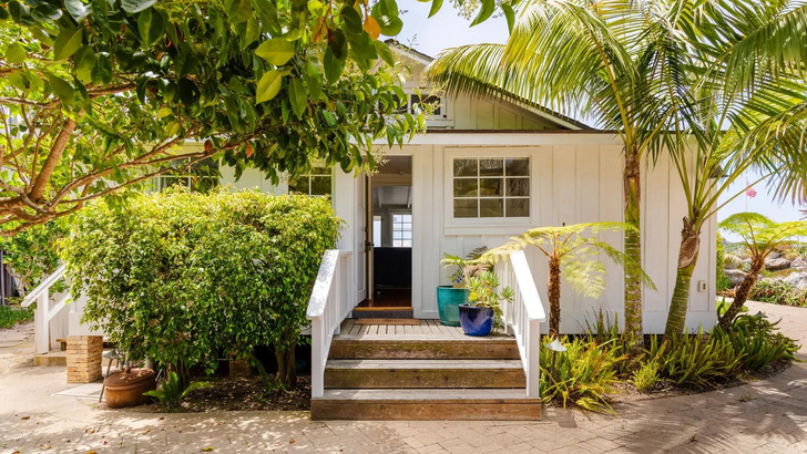 В гостях у Милы Кунис и Эштона Кутчера: пара выставила свой пляжный дом на Airbnb