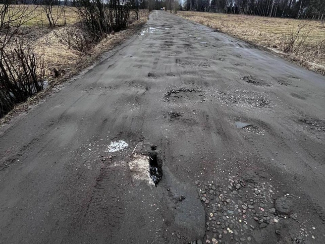 По словам граждан, по этой дороге регулярно ломается транспорт. | Источник: Екатерина Кузнецова, Информационный центр СК России / Vk.com