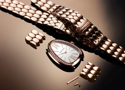 Как появились культовые часы-змеи Bvlgari