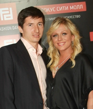 Как сейчас выглядит дочь Евгения Алдонина от Юлии Началовой — прекрасная Вера строит карьеру актрисы (фото)