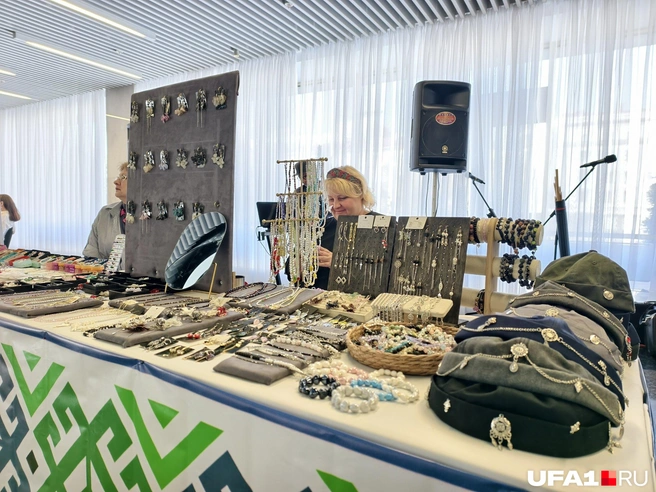 Ярмарка с украшениями | Источник: Булат Салихов / UFA1.RU