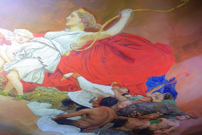 Благодаря реставрации можно рассмотреть панно «Диана на охоте» в деталях | Источник: Дарья Драй / «Фонтанка.ру»