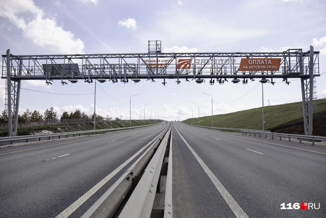 Күшті әйел порно Порно кеуделі аққұбалар және қара әтеш