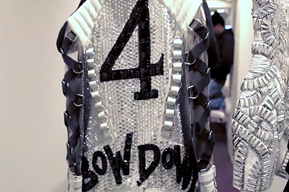 Versace, Бейонсе (Beyonce) | Источник: Кадр из видео