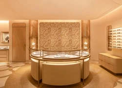 Cartier вновь открывает двери своего бутика в историческом центре Алматы