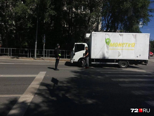 Следователи возбудили дело, а представители Бондарчука отреагировали на захват банка в Тюмени. Онлайн | Источник: Артур Галиев