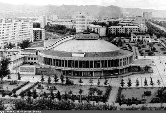 Фотография сделана с балкона высотного дома, 1977-1978 | Источник: pastvu.com