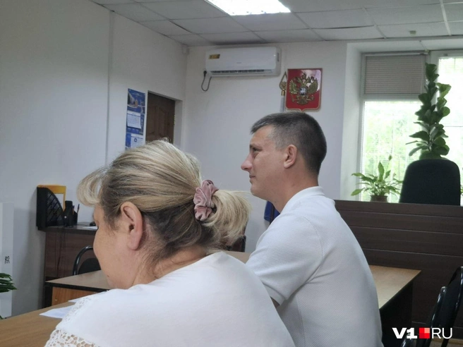 Святослав Шугалей отказался от комментариев журналистам | Источник: читатели V1.RU